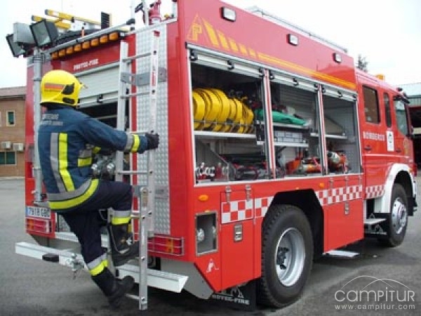 Un hombre intoxicado por inhalación de humo en Azuaga 
