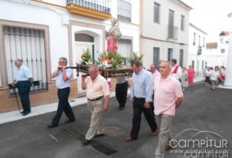 San Pedro procesiona por las calles de Peraleda del Zaucejo 