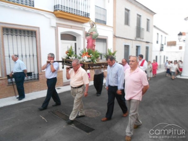 San Pedro procesiona por las calles de Peraleda del Zaucejo 