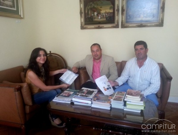 El alcalde de Guadalcanal se reúne con las Delegadas de Fomento y Vivienda y de Turismo de la Junta 