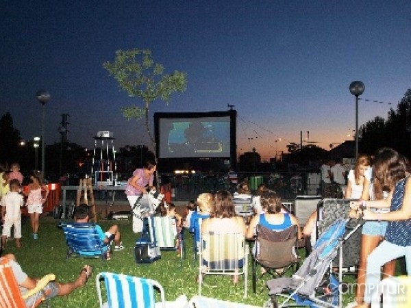 Gran afluencia de público en el II Ciclo de Noche de Luna y Cine 