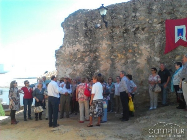 Vecinos de Guadalcanal visitan La Puebla de los Infantes 