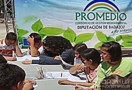 Alumnos de primaria e institutos participaron en talleres con motivo del Día Mundial del Agua 