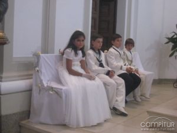 Domingo de Comuniones y de Procesión del Corpus en Peraleda