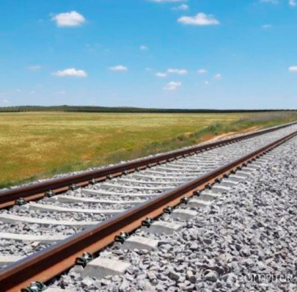 Las nuevas vías de Llerena-Usagre reducirán en 25 minutos el trayecto entre Cáceres y Sevilla 