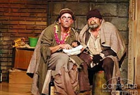 Teatrapo en Azuaga con la obra “Carton Village”