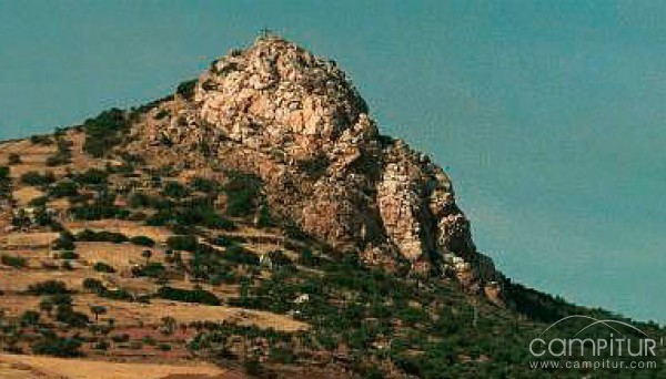 Complicado  rescate de un senderista en El Peñón de Peñarroya-Pueblonuevo 