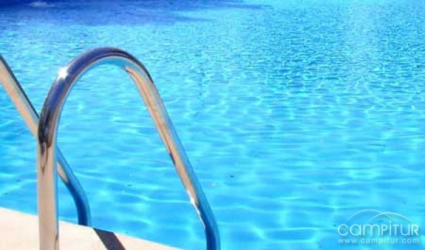 Con la reforma de la piscina se ahorran 300.000 litros de agua diarios 