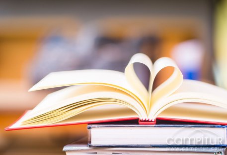 La Biblioteca de Azuaga celebra el Día del Libro 