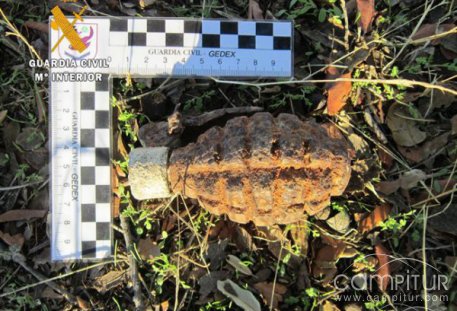 Un vecino de Azuaga encuentra una Granada de mano en las inmediaciones de la localidad 