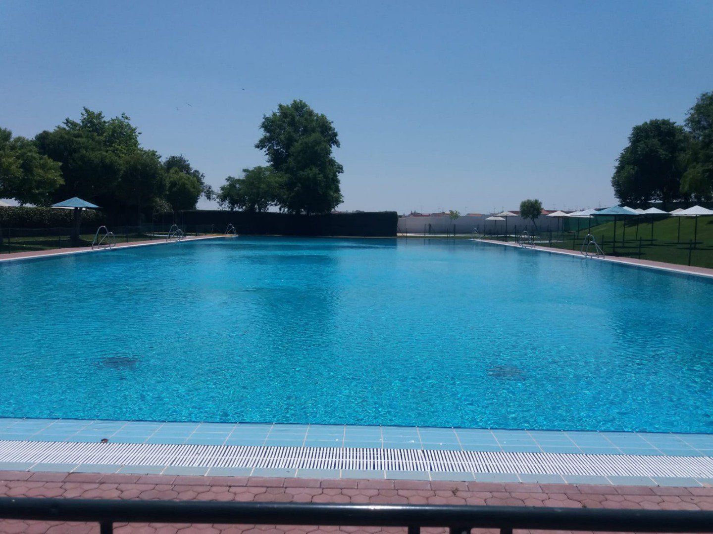 Azuaga tampoco abrirá su piscina municipal 