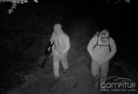 Investigan a dos cazadores furtivos en Cazalla de la Sierra 