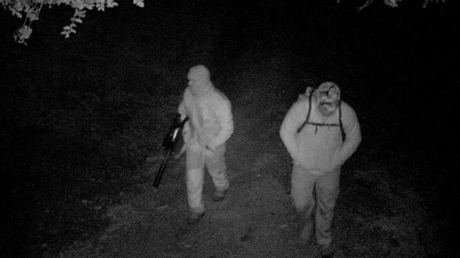 Investigan a dos cazadores furtivos en Cazalla de la Sierra 