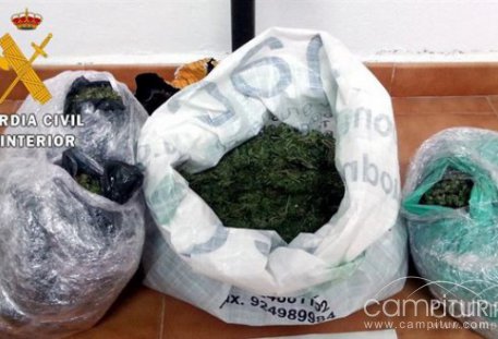Tres detenidos con más de 2 kg de marihuana en Valencia de las Torres