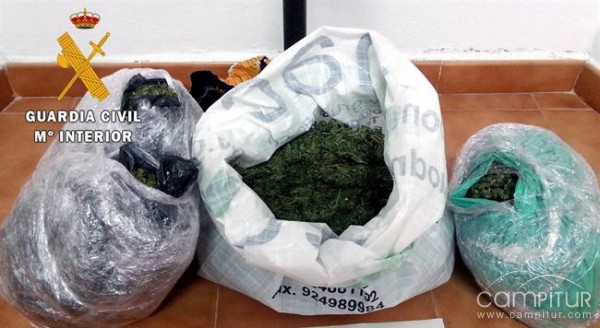 Tres detenidos con más de 2 kg de marihuana en Valencia de las Torres
