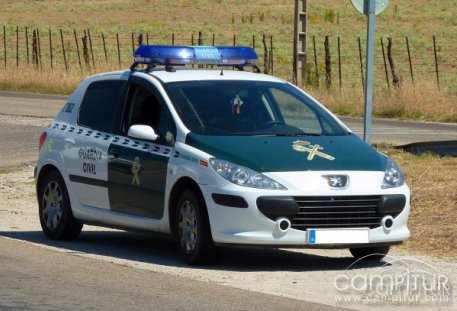 Muere un hombre tras volcar su tractor en Cazalla de la Sierra 