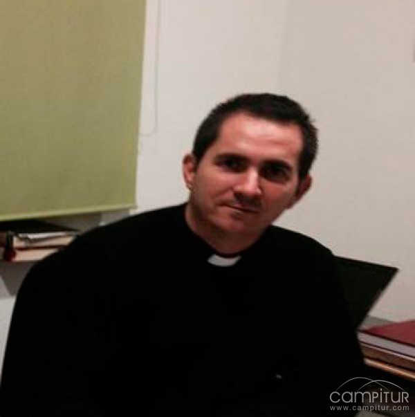 Entrevistamos a Ignacio López-Navarrete, cura-párroco de Azuaga 
