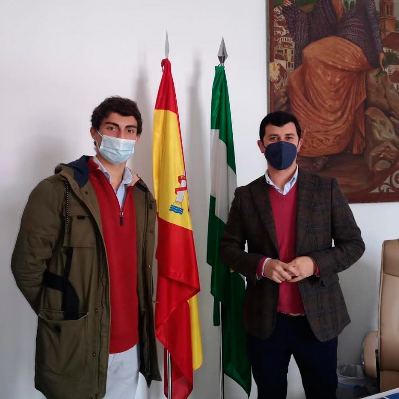 El alcalde de Constantina recibe a Diego Basto