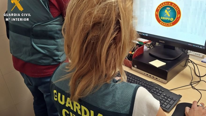La Guardia Civil investiga la ciberestafa sufrida por un vecino de Azuaga