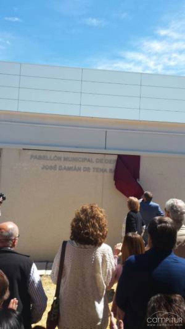 El Pabellón Municipal de Cazalla ya tiene nuevo nombre, José Damián de Tena Sanz