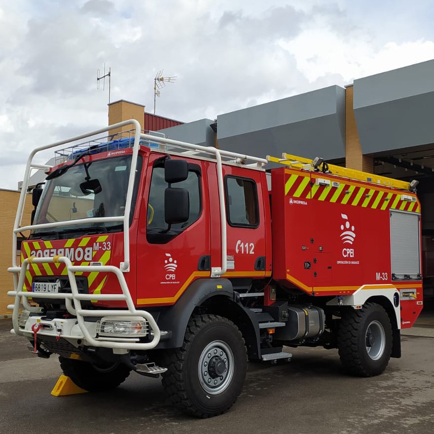 Nuevos vehículos de bomberos para los parques  de Llerena y Azuaga 