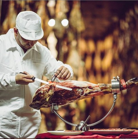 Ilunion Ibéricos de Azuaga firma un ERE extintivo para sus trabajadores y encara el cierre progresivo de la planta