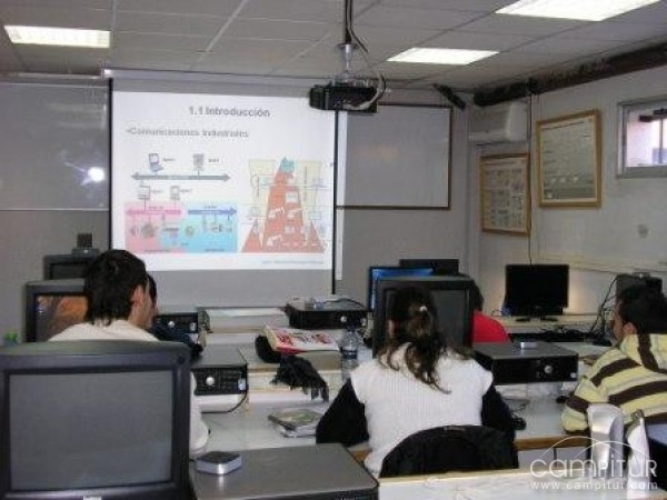 Diversos ciclos formativos de FP aprobados por la Junta de Extremadura 