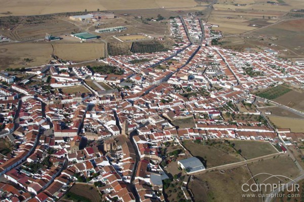 La fundación de Granja de Torrehermosa representada por sus vecinos 