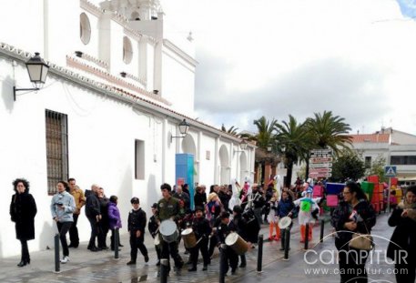 El mal tiempo no empañó el Domingo de Piñata azuagueño 