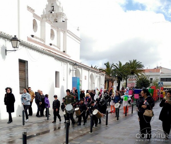 El mal tiempo no empañó el Domingo de Piñata azuagueño 