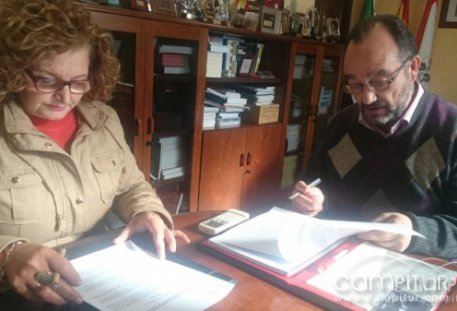 El Ayuntamiento de Llerena firma convenios con Aprosuba y Alucod 