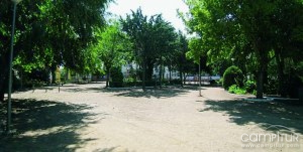El Parque Municipal de  Granja de Torrehermosa experimenta mejoras 