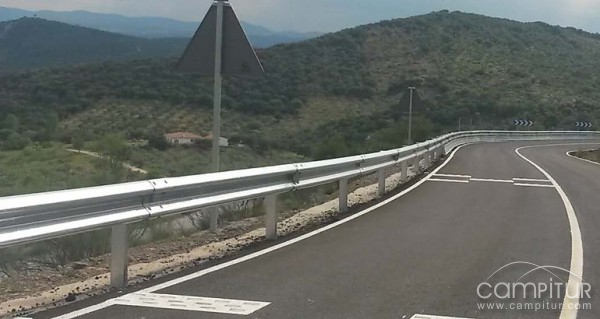 Concluye el acondicionamiento de la carretera provincial de Reina a la BA-048