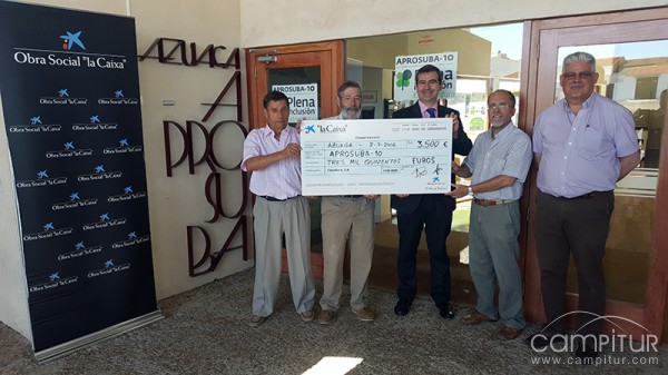 La Obra Social “la Caixa” entrega 3.500 euros al Cetro Aprosuba 10 de Azuaga