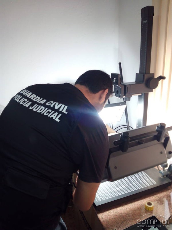 Estafan a un vecino de Ahillones 2000 euros 