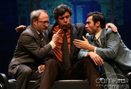 Granada Bernabé y Julio Galindo galardonados con el Premio Jara como Mejor Actriz y Actor 