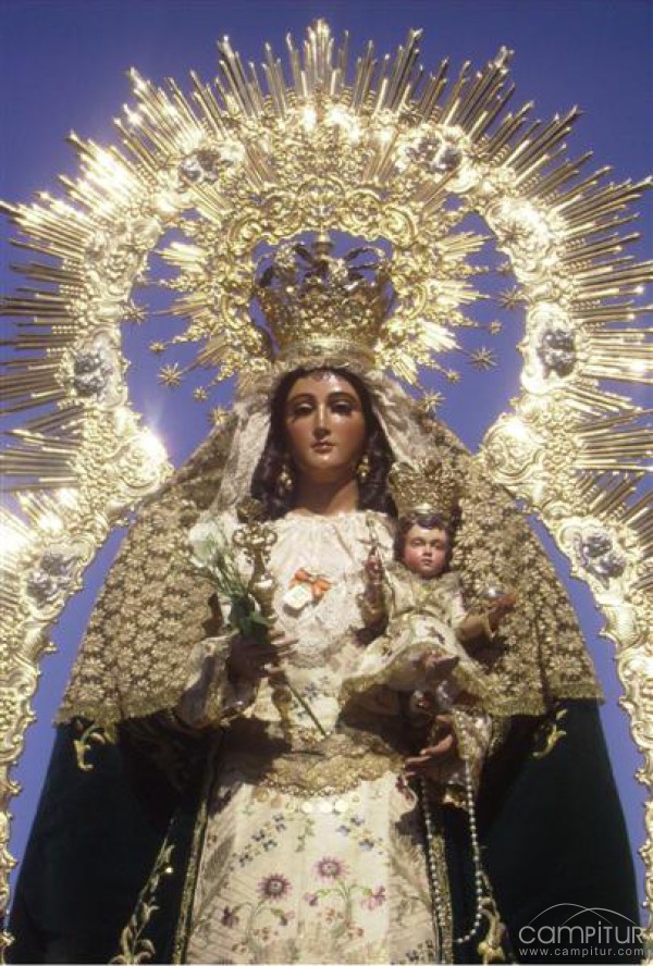 La Virgen del Robledo de Constantina vuelve a su Ermita 