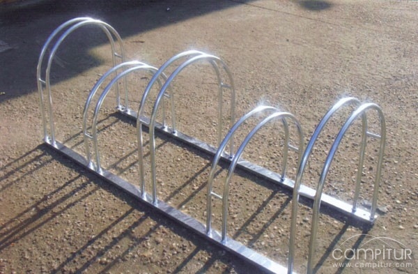 Llerena cuenta con nuevos aparca – bicicletas 
