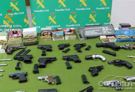 Detenido un vecino de Llerena por venta de armas por Internet 