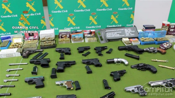Detenido un vecino de Llerena por venta de armas por Internet 