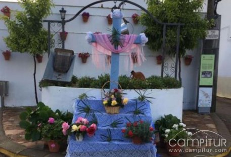 Peraleda del Zaucejo celebra las Cruces de Mayo 