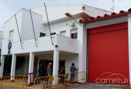 Los bomberos se Llerena se trasladan al Parque de Bomberos de Azuaga 