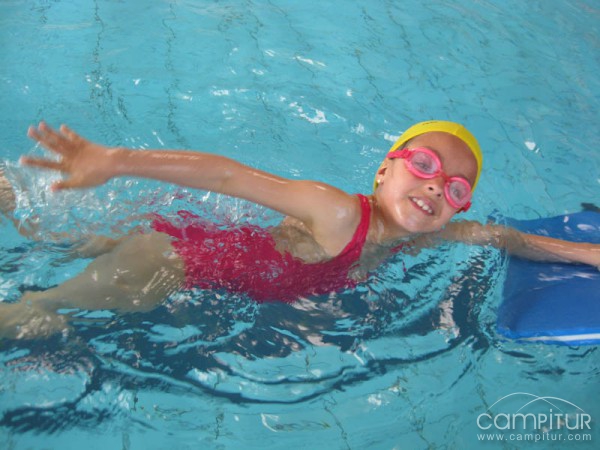 Curso de Natación en Ahillones 