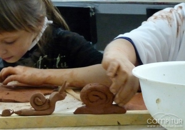 Taller de Modelado en Barro en Azuaga 