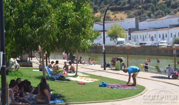 San Nicolás del Puerto vuelve a establecer la zona azul en su playa fluvial 
