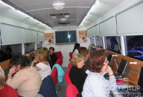 Un autobús de UGT visitará Azuaga y Llerena 
