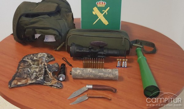 Detenido un cazador ilegal en una finca de El Pedroso 
