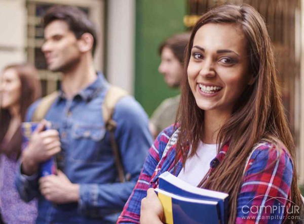 Más de 1,2 millones de euros destinados a becas complementarias para estudiantes universitarios