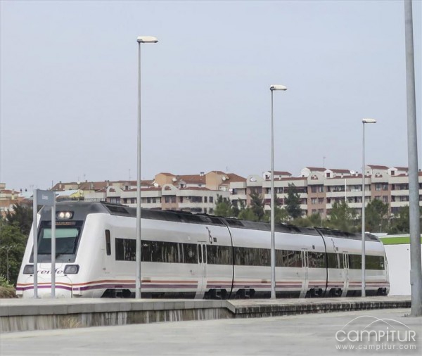La demanda de un tren digno para Extremadura reúne a más de 700 personas en Plasencia