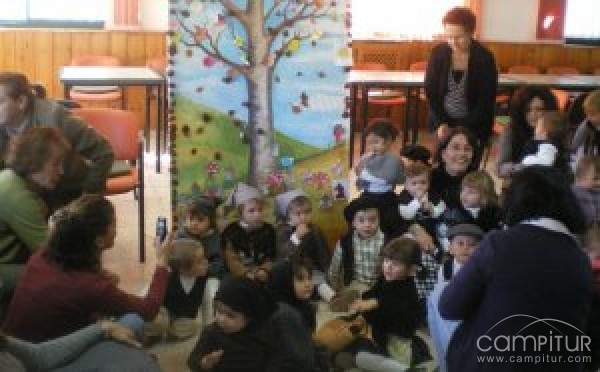 Abuelos y nietos de Granja se reúnen para celebrar el Día Mundial de la Infancia 